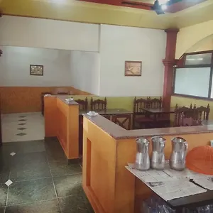 Palace Hotel Piravam